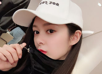 [新闻]190109 大型心空现场！官博悄咪咪曝傅英俊新自拍 