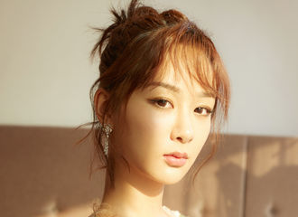 [新闻]190111 杨紫出席微博之夜look抢先看！今晚也是温婉淡雅的小仙紫呀