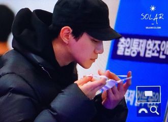 [分享]190121 新一周的开始和俊昊欧巴一起！为出席电影《玫瑰与郁金香》活动前往日本