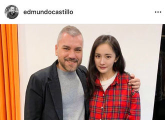 [新闻]190126 品牌总监INS分享与杨幂合照 表达对代言人喜爱之情