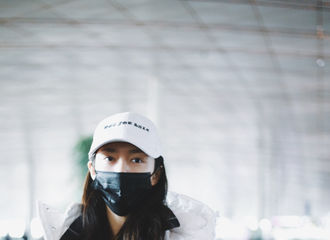 [新闻]190126 傅菁现身北京机场 会穿有品位的帅气小傅出发啦！
