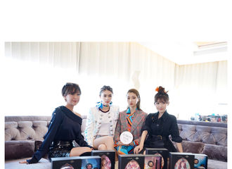 [新闻]190127 傅菁今日活动造型抢先看 今天是脏辫酷girl！