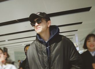 [新闻]190130 金瀚结束行程回北京 在机场与粉丝欢声笑语