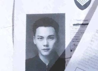 [新闻]190131 男明星的证件照激烈PK 女皇却提醒陈伟霆回家换身份证？