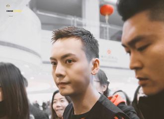 [分享]190202 W和w的区别罢辽！陈伟霆与外甥撞衫认证亲生舅父
