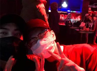[分享]190204 闭上眼睛比着双树杈 金minjun小朋友今年几岁啦~