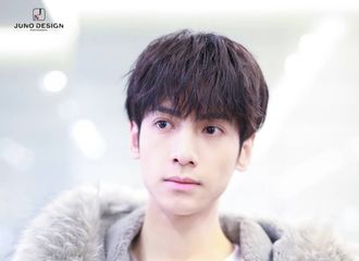 [分享]190217 罗云熙白色T恤搭配浅蓝牛仔外套现身机场 延续拍戏冷酷“周小山”风