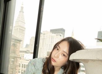 [新闻]190218 “罗曼蒂克式冷傲”...Krystal郑秀晶《allure》三月刊，春日女神的回归