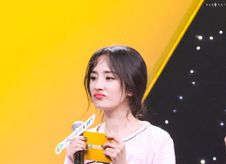 [分享]190218 女孩子嘟嘟嘴是要亲亲 杨幂嘟嘟嘴蜜蜂们就该出动啦