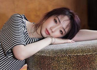 [分享]190223 孟美岐OnlyLady女人志独家大片第二弹：简约着装搭配灵动发型高级感满满