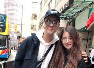 [新闻]190225 网友便利店门口偶遇陈伟霆 nice饱饱主动打招呼