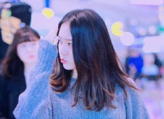 [新闻]190321 今天的美貌也认真营业啦！郑秀晶现身仁川机场前往香港
