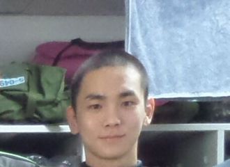 [分享]190327 永远的5HINee 金起范军队照储物柜贴着SHINee完整体合影