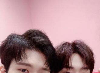[新闻]190524 南优贤，抢夺视线的美貌，可爱的手势抢镜哦