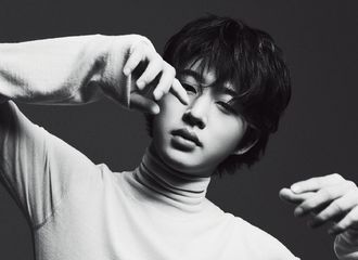 [新闻]190530 VOUGE画报公开尽显无遗的性感魅力，再也没有比这个更有sense的画报了!