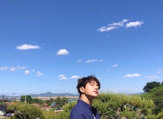 [新闻]190615 无限哥哥们上线营业～蓝天下的丹天使 超可爱成种 yumyum优贤