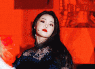 [新闻]190622 连发丝都在跳舞的舞神爱豆：拥有致命魅力的绝美妖精徐穗珍！