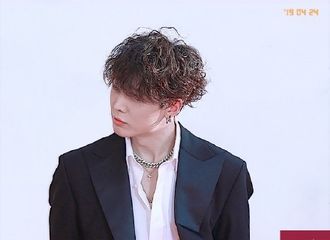 [新闻]190623 不论是穿上西装帅帅气气的BOBBY，还是简单T恤戴着棒球帽的少年，我都可！