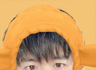 [新闻]190706 刘宇宁微博营业晒自拍 自嘲熬夜熬得脸用美颜相机都救不回来