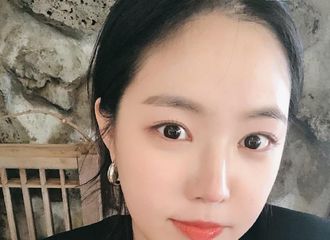 [分享]190710 久违不见的“怼脸照” 《Everybody Ready! 》孙娜恩展现蜜桃肌肤