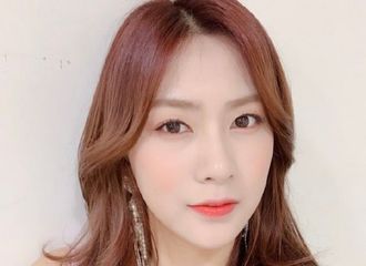 [分享]190712 Apink吴夏荣，忙内的犯规美貌…出众的“女神美”
