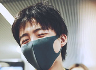 [新闻]190714 刘宇宁昆明飞长沙到达 期待《天天向上》录制之旅！