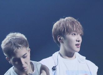 [分享]190718 ？这俩人上手也太顺手了吧 妈妈不允许~