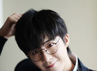 [新闻]190718 造型师发布刘宇宁活动造型照 长腿哥哥绅士迷人