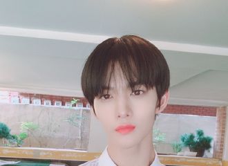 [分享]190720 扑面而来的少年气息，好久不见的夏装裴裴