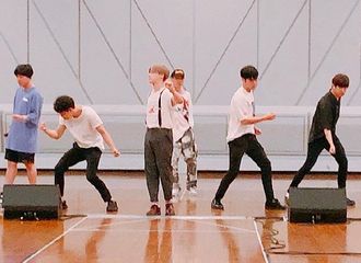 [分享]190723 日巡实感！iKON为福冈场首日演出彩排中