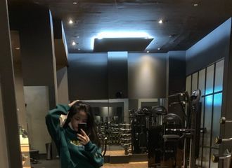[分享]190726 身材管理一流！孙娜恩又到健身房打卡啦！
