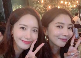 [新闻]190726 《EXIT》试映会吴允儿X林允儿...“绝世佳人的相遇”