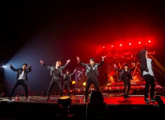 [新闻]190728 iKON日本巡演顺利启航！6人体制后首次登上正式舞台