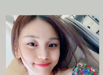 [新闻]190802 严智期待与粉丝见面，自拍照少女感展露无遗！