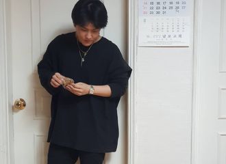 [新闻]190806 “金东爀”和“obang”的日常，🐶🐾......🍖🍗