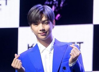 [新闻]190808 姜丹尼尔登上了“立秋男