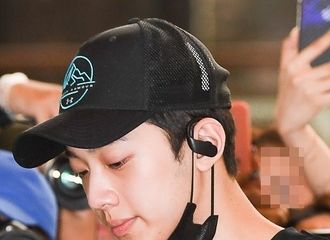 [新闻]190808 义气冠霖！两周年纪念聚会后匆忙返回中国北京