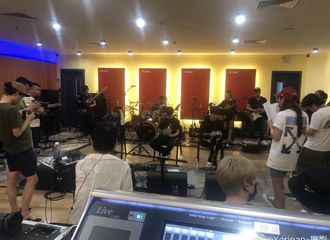 [分享]190810 给大家划重点，是：总导演银赫先生！