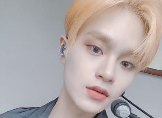 [新闻]190811 李大辉、朴佑镇所在的AB6IX圆满举办演唱会，和粉丝们度过了快乐的时光