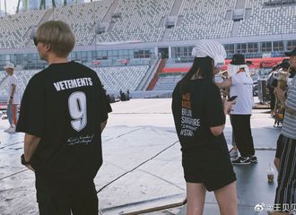 [分享]190814 银赫导演从早到晚都在盯舞台 认真又敬业真让人瑞思白