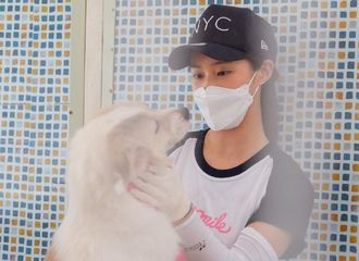 [分享]190816 超级有爱的画面！Yuri作为志愿者参加保护流浪狗公益活动