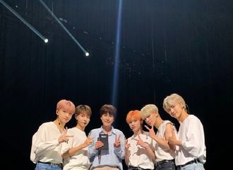 [分享]190818 《RUN.WAV》圭贤与NCT DREAM合照 混进后辈团也毫无违和感呢~