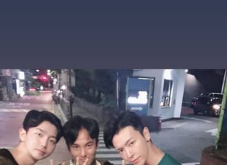 [分享]190818 友人公开李东海近照 胸肌手臂肌肉太过瞩目