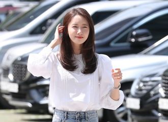 [分享]190819 清爽的夏日女神！林允儿现身《Cultow show》上班路