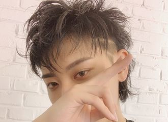 [分享]190821 韬老板的工作日记更新 认真工作的男孩纸帅气值max