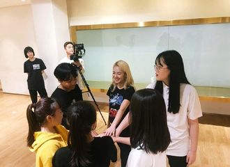 [分享]190821 魂穿小孩子们 孝渊担任SMile Music Festival Artist Mentoring舞蹈导师