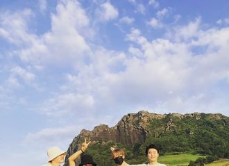 [分享]190824 半永久口罩帅哥李赫宰 美貌是无法被挡住的~