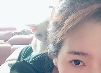 [分享]190824 小盐躲在Sunny身后的霸气小盐 暗中观察锁定你！