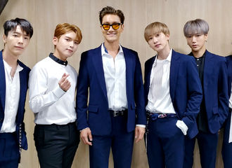 [新闻]190825 吹爆我们老少年们！K-WORLD FESTA闭幕式SUJU带来三首歌曲舞台稳到炸裂！