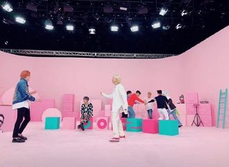 [分享]190925 可以开始提前笑了啊各位！Super Junior出演的《Idol Room》预告照公开